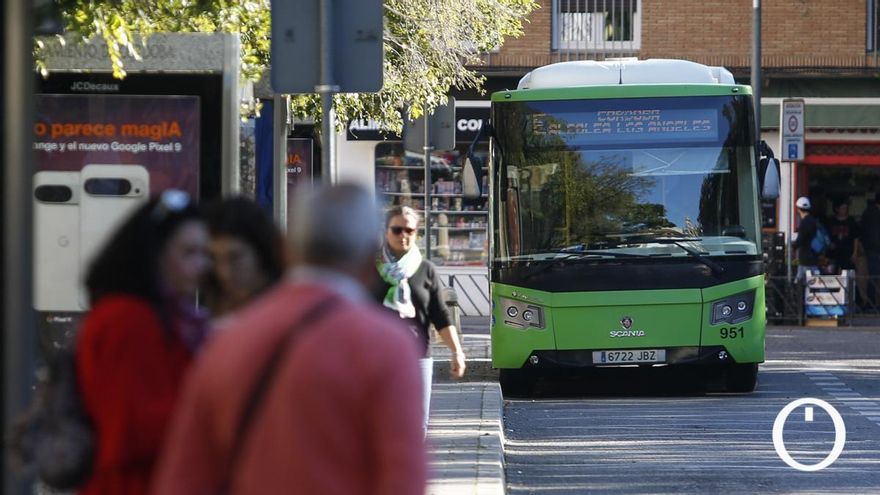 Usuarios de Aucorsa reportan fallos en las tarjetas bonobús tras una actualización del sistema
