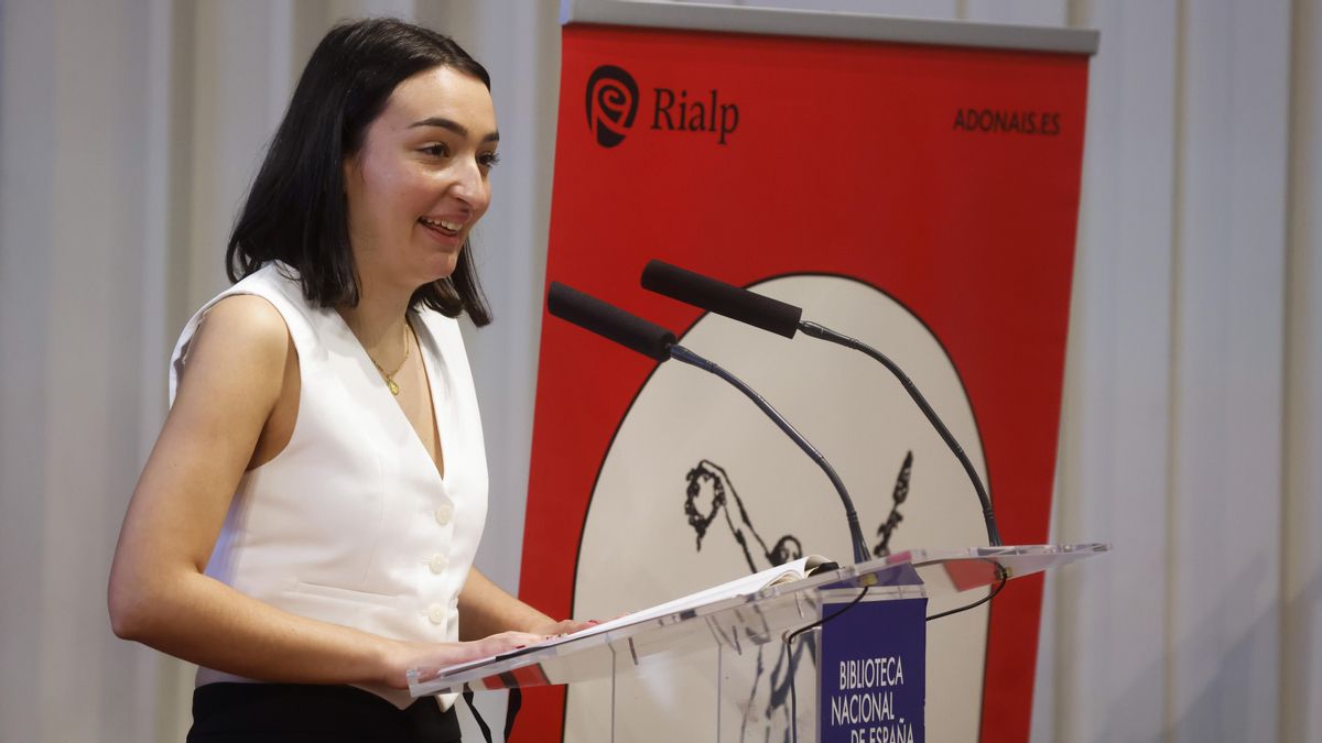 Elisa Fernández Guzmán, Premio Nacional de Poesía Joven 2025