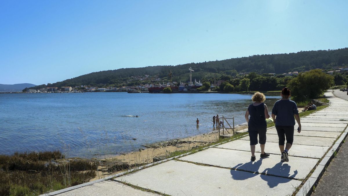 Un año desde que la Xunta asumió la gestión del litoral: sendas, chiringuitos y poco medio ambiente