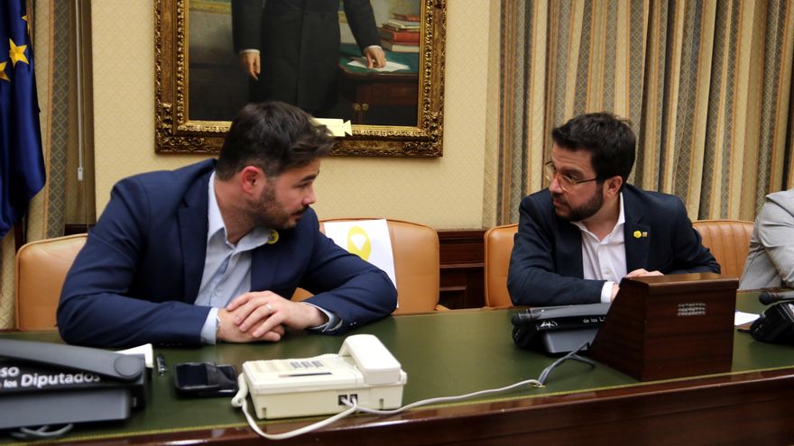 ERC rebaja sus exigencias para no dinamitar los puentes con el Gobierno