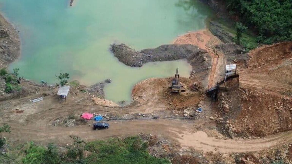 La minería ilegal en Bolivia provoca el desvío del cauce de los ríos y contaminación de sus aguas. Foto: cortesía Javier Mamani