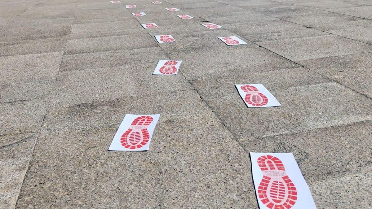 Dos pacifistas canarias intervienen en las juntas generales de accionistas de Santander y Caixabank