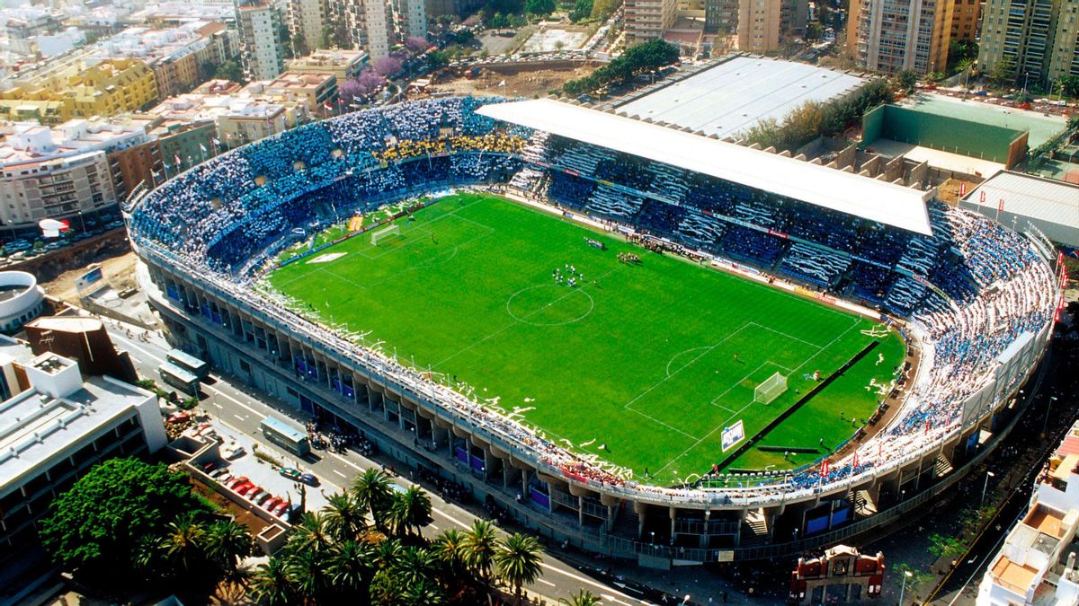 El Heliodoro se llena en abril de 2001 para el Tenerife-Atlético de Madrid.