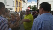 Coordinadores de barrio de Vox manifestándose contra el centro de acogida a menores extranjeros