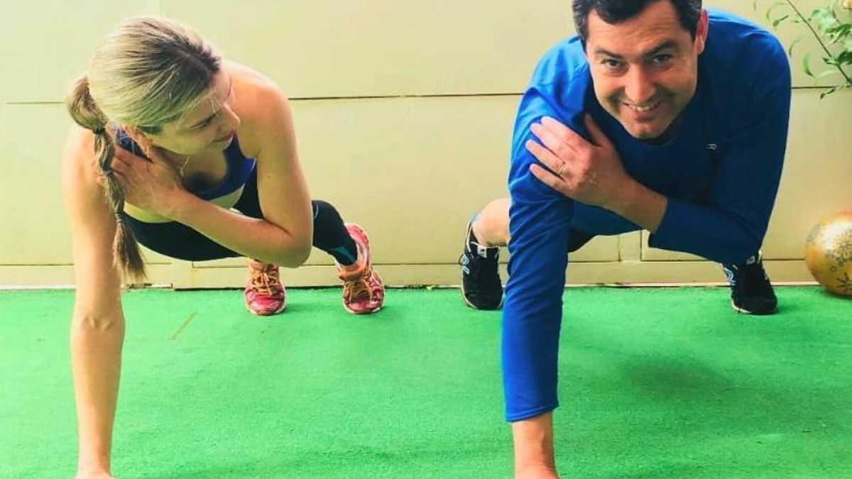 El presidente andaluz, Juan Manuel Moreno, y su mujer, Manuela Villena, en una imagen compartida por él en redes.