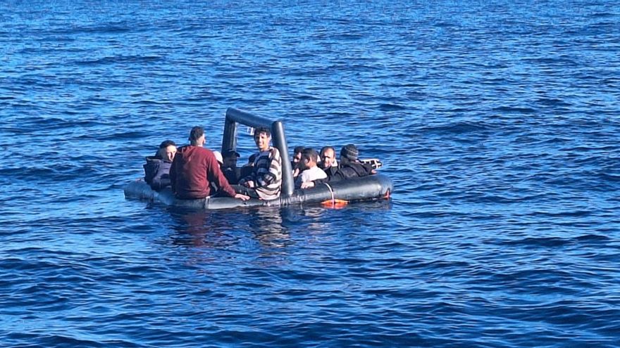 ONG noruega denuncia que Grecia abandonó en el Mar Egeo a migrantes palestinos y sirios