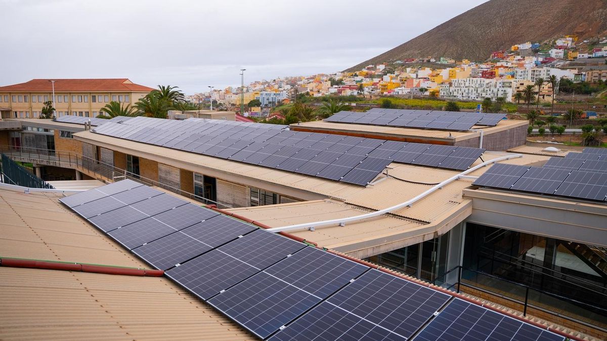 El centro sociosanitario Padre Cueto de Guía estrena una planta solar que permitirá cubrir el 80% del consumo