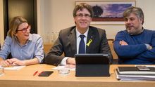 JxCat pide al Constitucional que levante la prohibición de la investidura a distancia antes del pleno