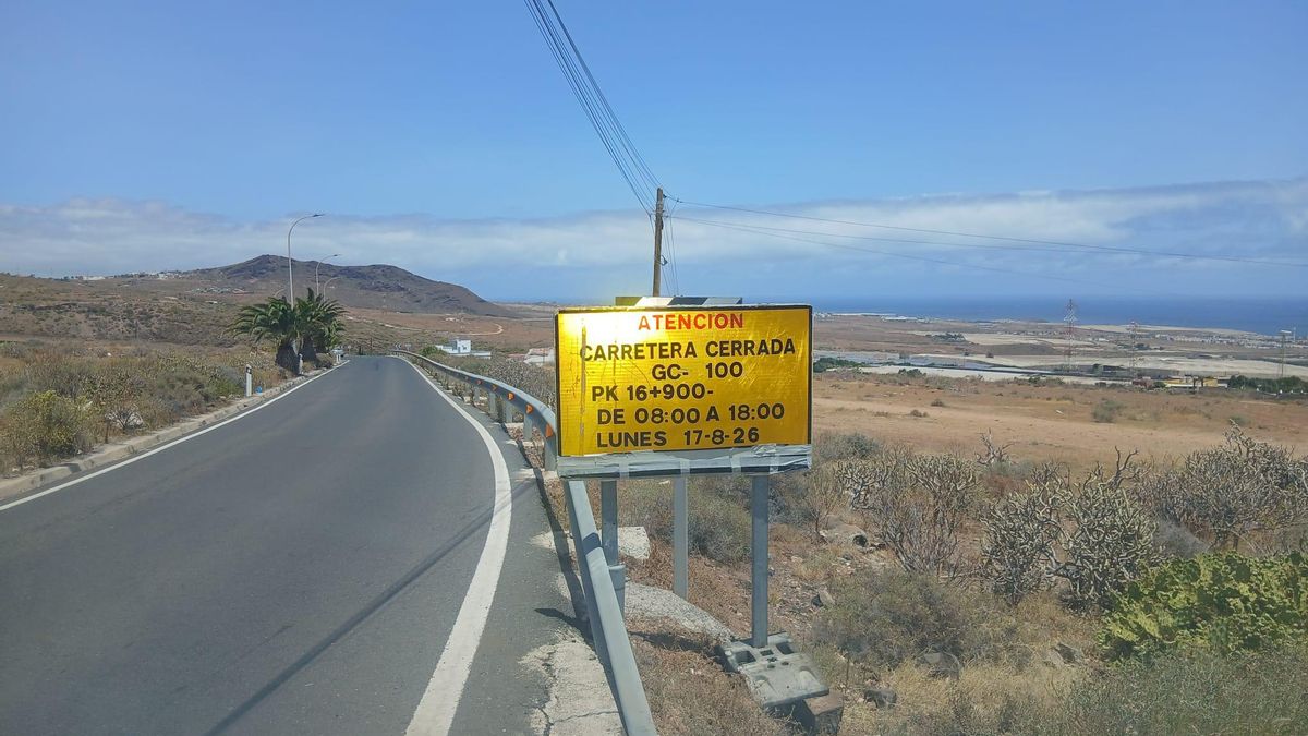 El riesgo de desprendimientos obliga a cortar un tramo de la GC-100