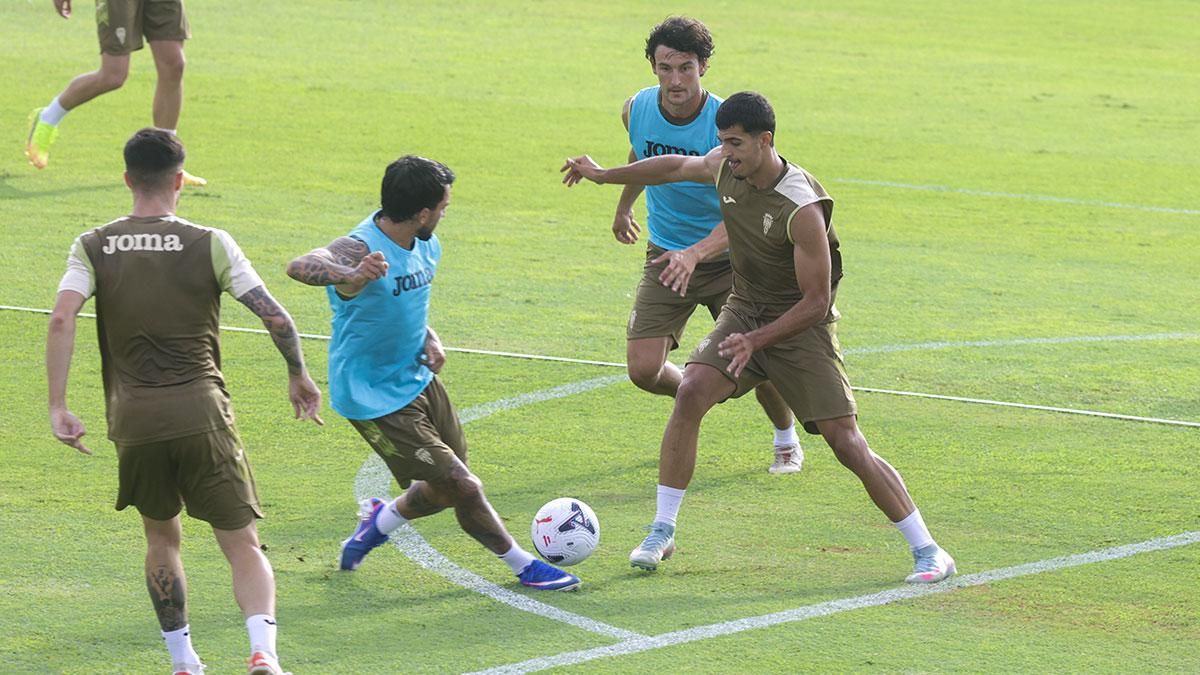 Entrenamiento del pretemporada del Córdoba CF a puerta abierta