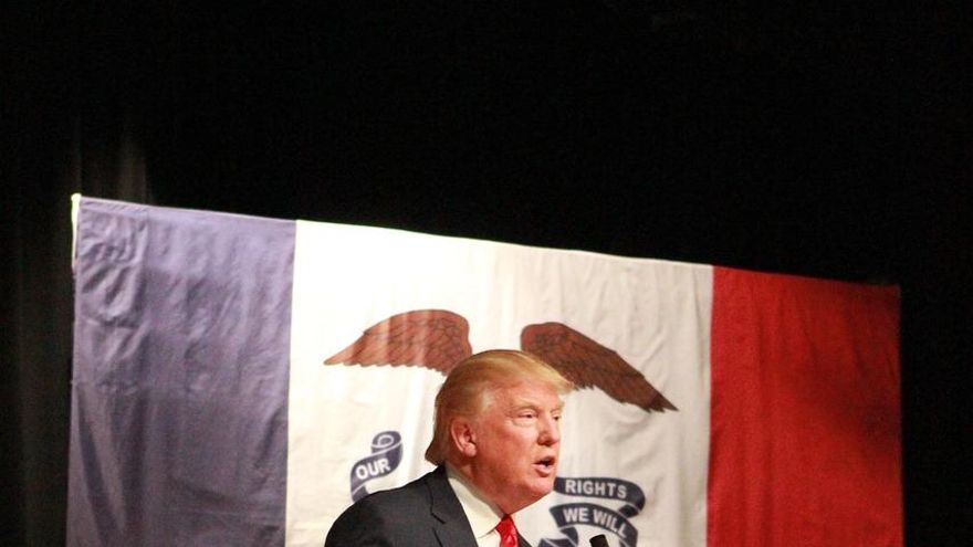 La eficacia renovada de los SMS en la comunicación actual y el caso de “Text TRUMP to 88022”