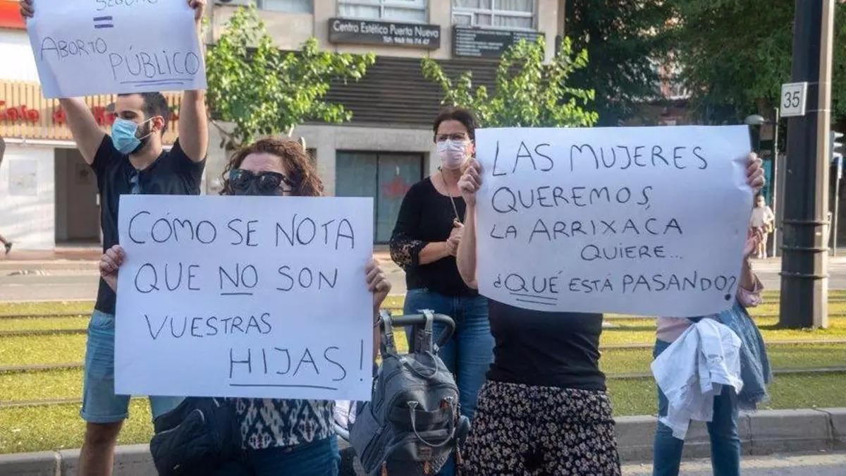 Manifestación a favor del aborto en la sanidad pública frente a la Consejería de Salud de la Región de Murcia. CARLOS TRENOR