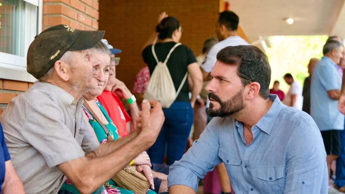 El PSOE pide "aparcar la política del ruido" ante el incendio de Las Hurdes y ofrece unidad a la Junta