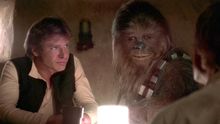 Han Solo y Chewbacca en la célebre escena de la cantina