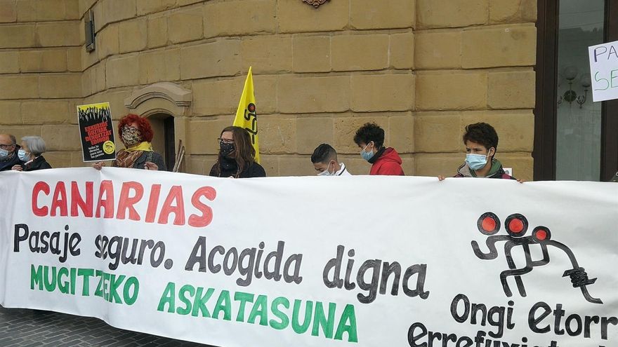 Denuncian en Bilbao las muertes en el Atlántico de migrantes que buscan llegar a las Islas Canarias