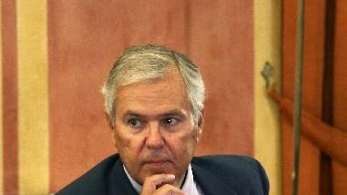 Exinterventor de la Junta ve "inverosímil" que Griñán no conociera los informes de Intervención y pide declarar en el TS