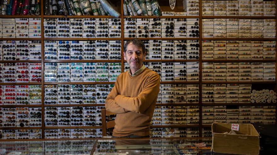 Cierra la mercería más antigua de España: "Ahora todo son 'guiris' y alquiler turístico"