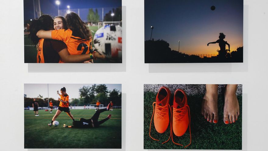 Fotografías de la exposición 'Fútbol para la esperanza', en Casa África.