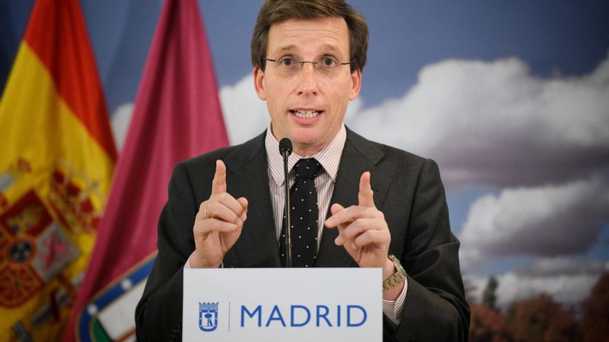 El alcalde de Madrid, José Luis Martínez-Almeida, durante un pleno en el Ayuntamiento de Madrid