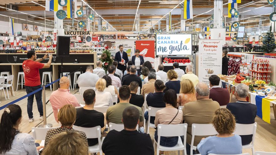 La consejera, Minerva Alonso, en el acto celebrado este lunes en Alcampo