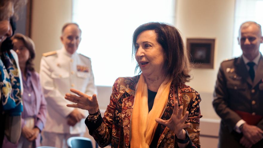 La ministra de Defensa, Margarita Robles, a su llegada a la toma de posesión del director general del Centro de Sistemas y Tecnologías de la Información y las Comunicaciones (CESTIC), en el Ministerio de Defensa, a 5 de junio de 2023, en Madrid (España).