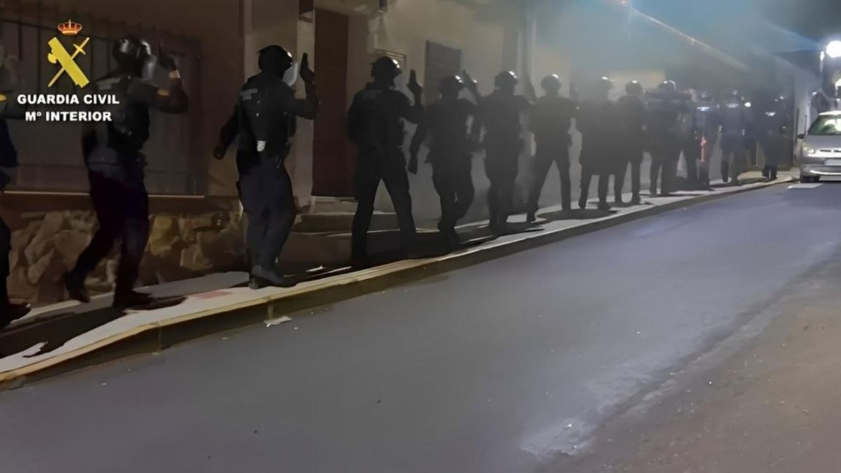 Amplio operativo de la Guardia Civil para la detención de uno de los miembros de la banda de asalto en viviendas.