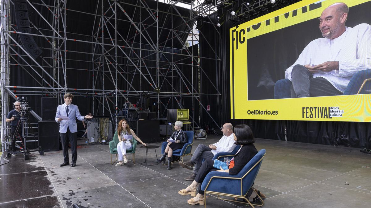 Marc Giró presenta a Remedios Zafra, Santiago Alba Rico y Judit Carrera en la mesa de 'El Rincón de pensar'
