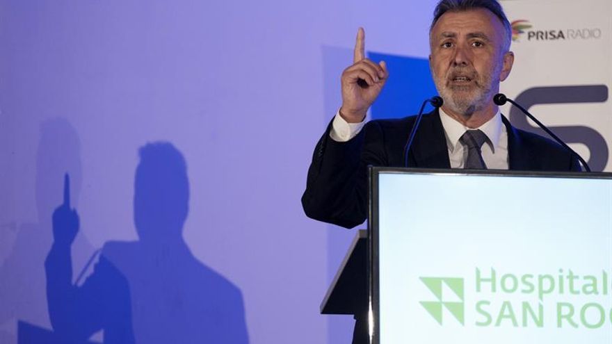 El nuevo secretario general del PSOE de Canarias, Ángel Víctor Torres, en el foro que organiza la Cadena SER en Las Palmas de Gran Canaria.