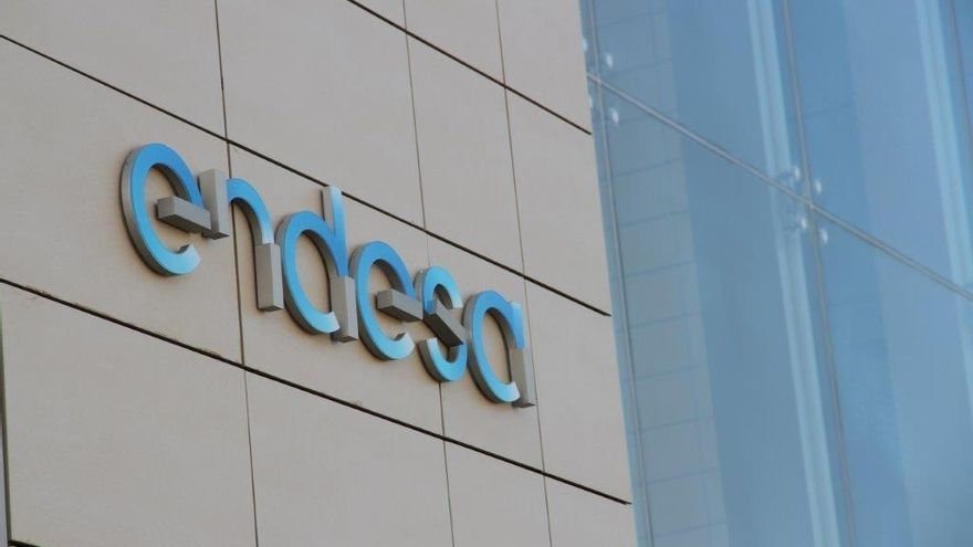 Endesa vende el 49,99% de su negocio solar en España a la emiratí Masdar por 817 millones de euros