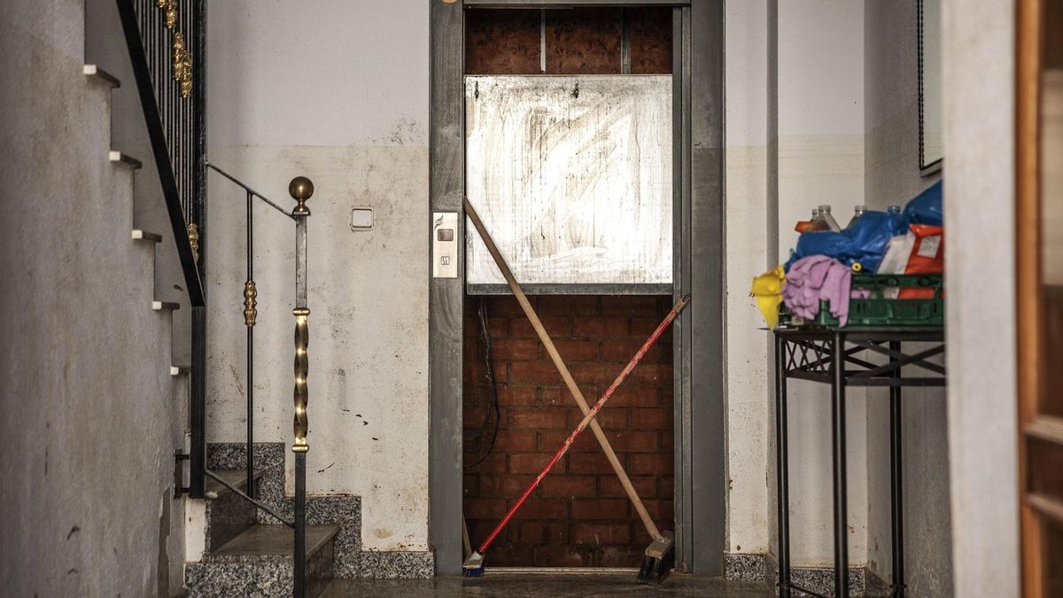 Los daños de la dana en los ascensores: aún quedan 471 por reparar un año y medio después del temporal