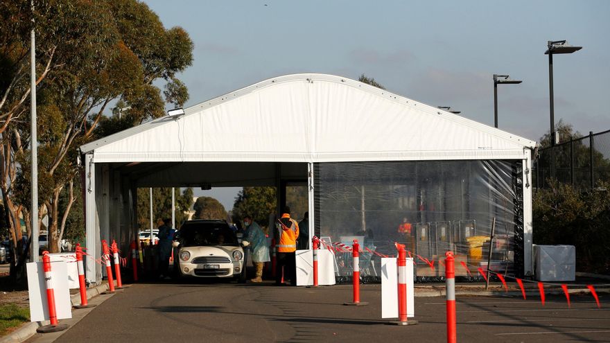 El estado australiano de Victoria reporta un récord en incremento diario de casos de COVID-19