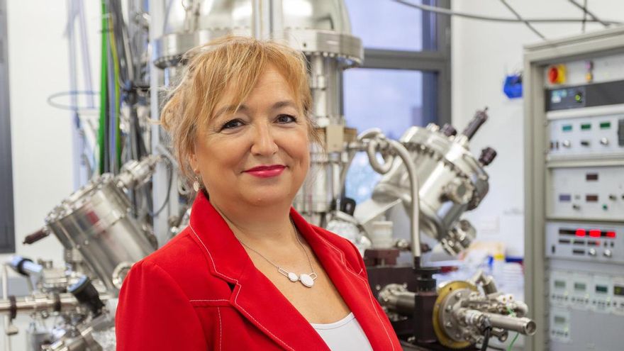 Laura María Lechuga, primera mujer Honoris Causa de la Universidad de León: "En Ciencia hay techos de acero, no de cristal"