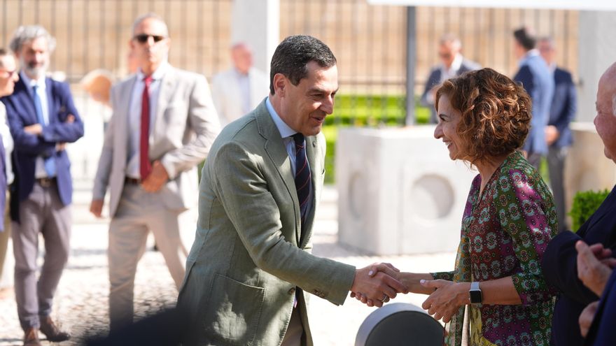 El CIS andaluz marca la cuenta atrás para las urnas: mayoría absoluta de Moreno, caída del PSOE de Montero y auge de Vox