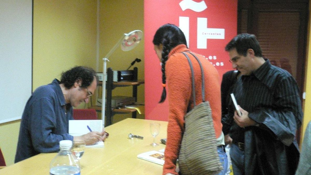 Alfons Cervera a l'Institut Cervantes de Lió en la gira francesa amb 'Maquis', l'any 2006.