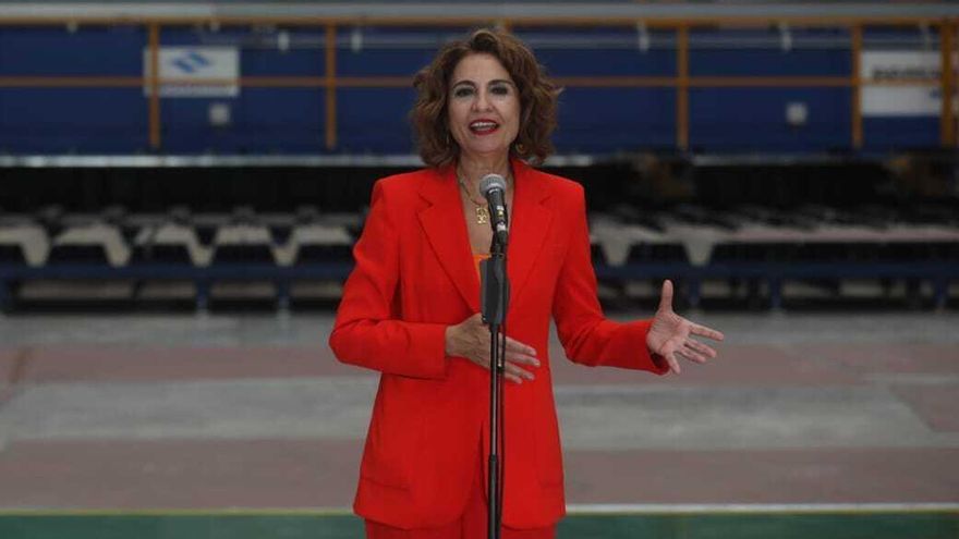 María Jesús Montero interviene antes de la visita a las instalaciones del Navantia COEX Naval Systems. A 10 de octubre de 2025 en San Fernando, Cádiz (Andalucía, España).