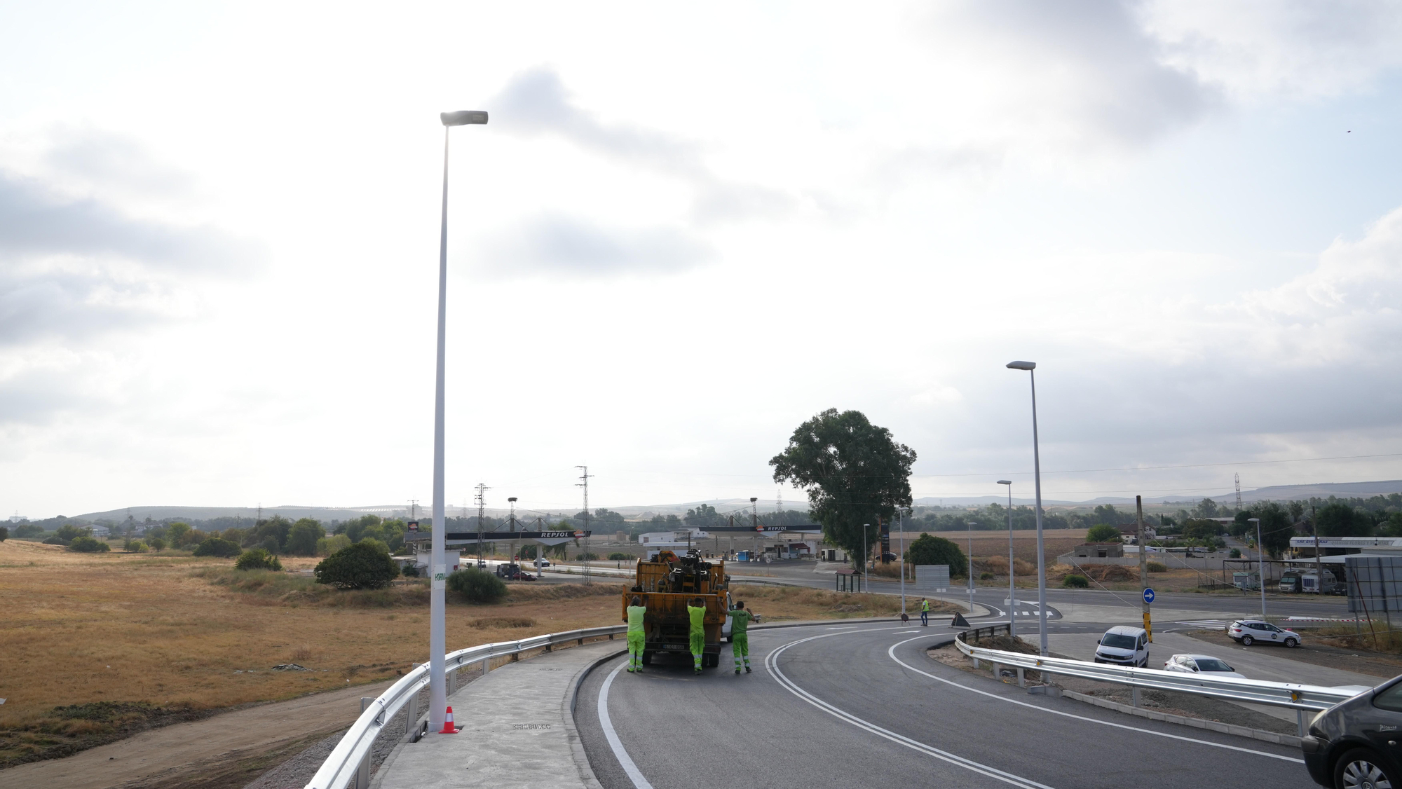 Bellido visita las obras de acceso al cementerio de Nuestra Señora de La Fuensanta