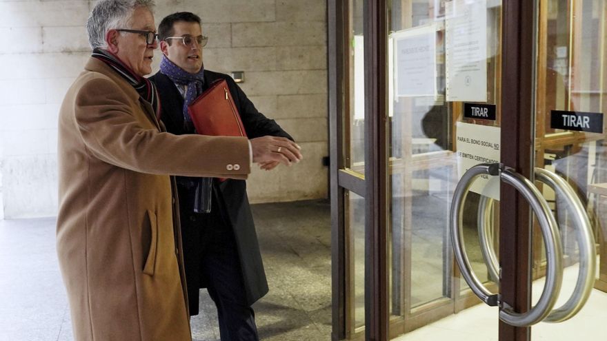 El letrado mayor de las Cortes de Castilla y León niega las acusaciones de acoso laboral de una funcionaria