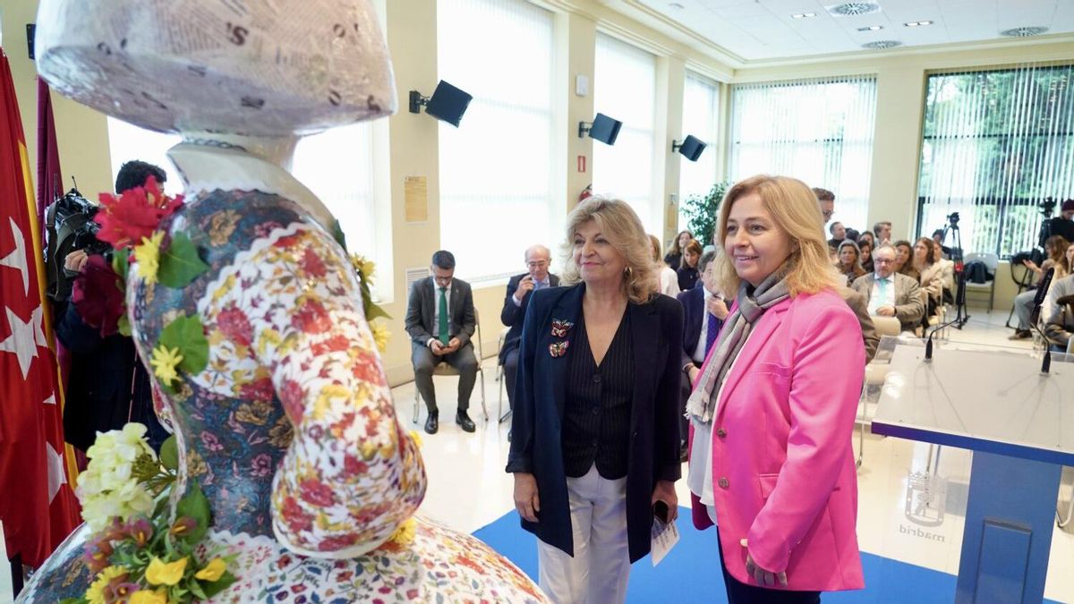 Inma Sanz y Engracia Hidalgo durante la presentación de la última edición de 'Meninas Madrid Gallery'