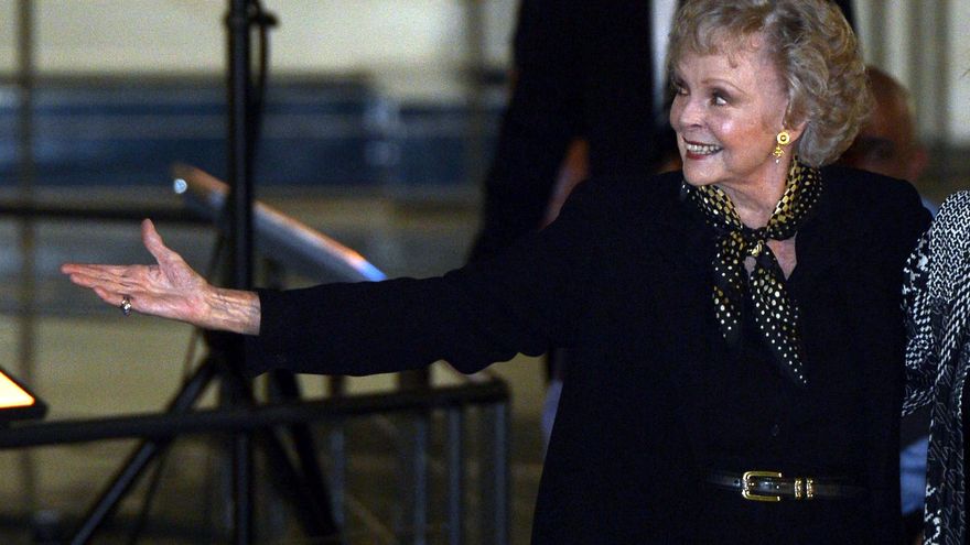 Muere a los 100 años June Lockhart, actriz de ‘Lassie’ y ‘Perdidos en el espacio’