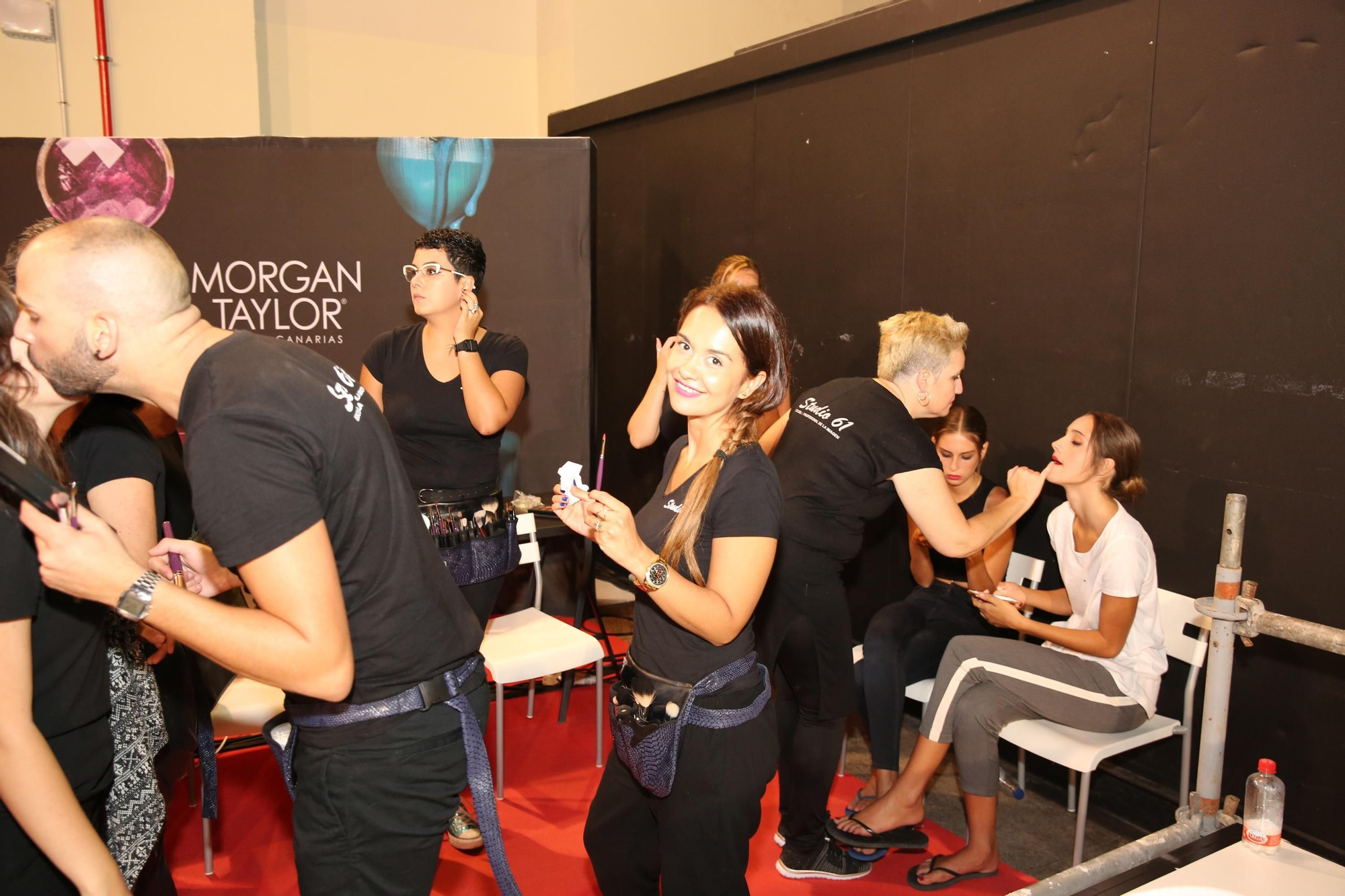 Zona de maquillaje en Moda y Amigos