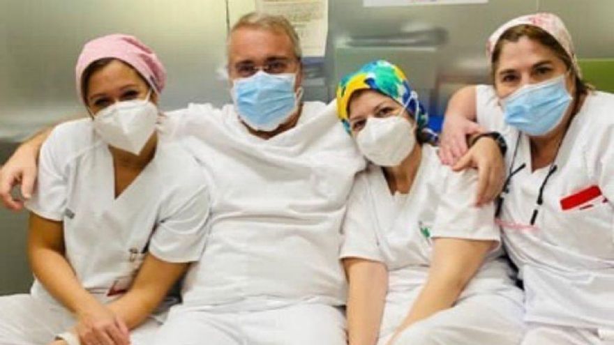 Esther, Paco, Silvia y Rosa en el hospital Clínico de València.