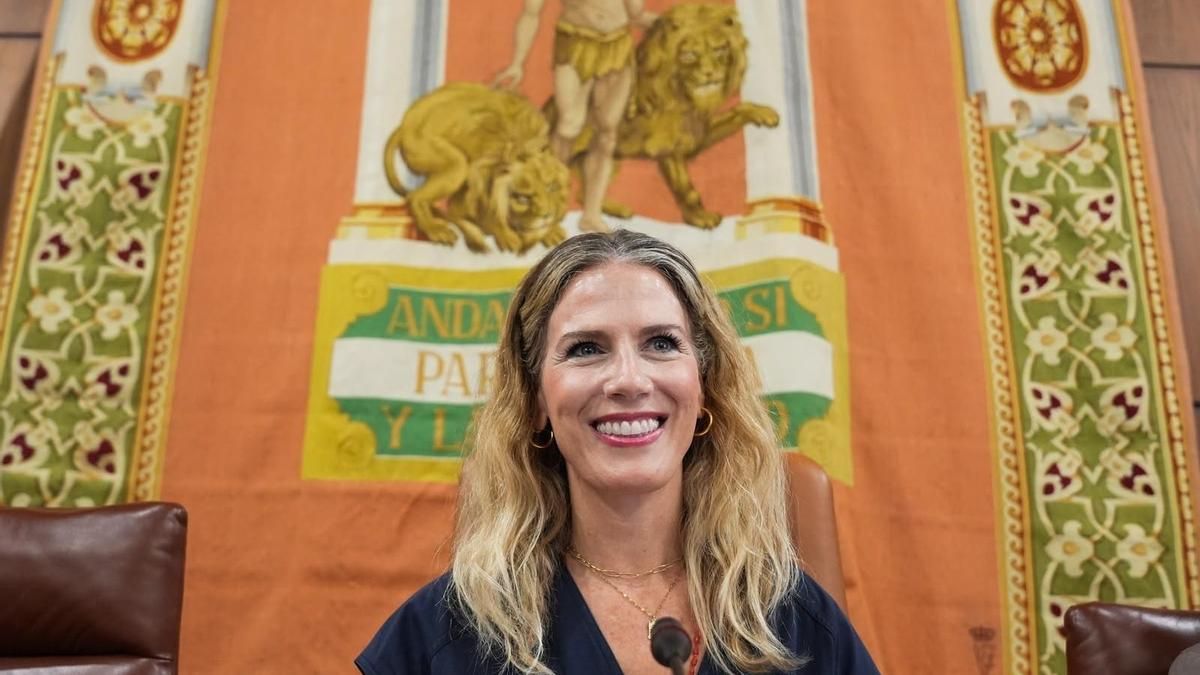 Ana Mestre (PP-A), en la sesión plenaria en la que ha sido elegida presidenta del Parlamento andaluz.