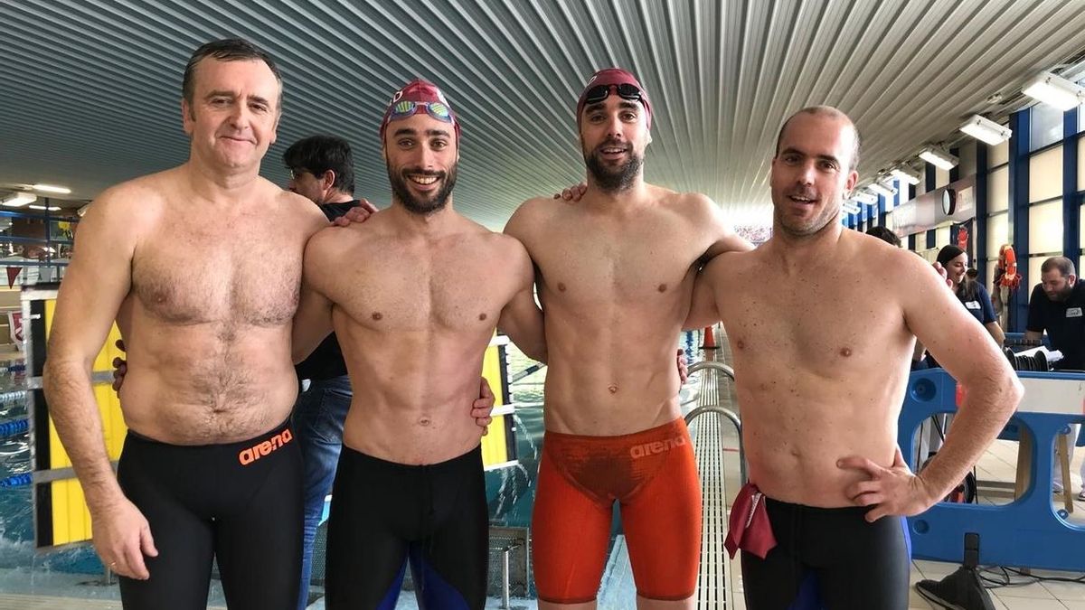 Miembros del Getxo Igeriketa Waterpolo baten tres récords de España en categoría Master