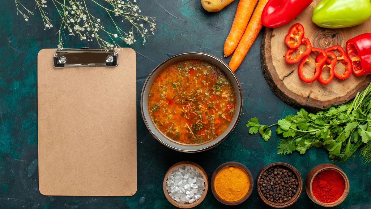 Hazte con una buena cantidad de verduras para preparar tus pastillas de caldo concentrado
