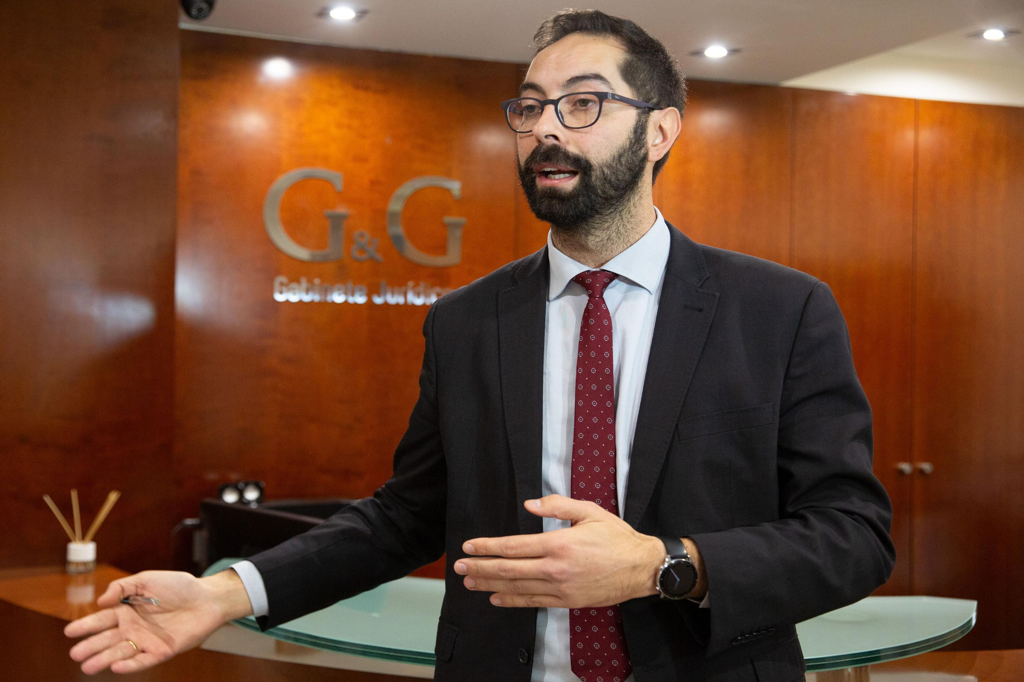 El abogado José Abella recurrió al Supremo para el cese de la actividad de los pisos turísticos.