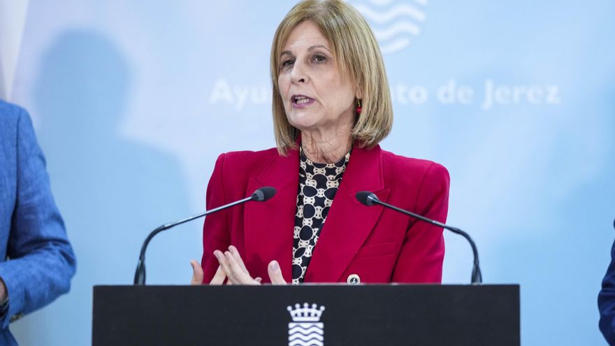 Archivo - La alcaldesa de Jerez de la Frontera, María José García Pelayo, durante la reunión para abordar las políticas arancelarias de Estados Unidos en el Ayuntamiento de Jerez de la Frontera, a 11 de abril de 2025 en Cádiz (Andalucía, España). La alcal