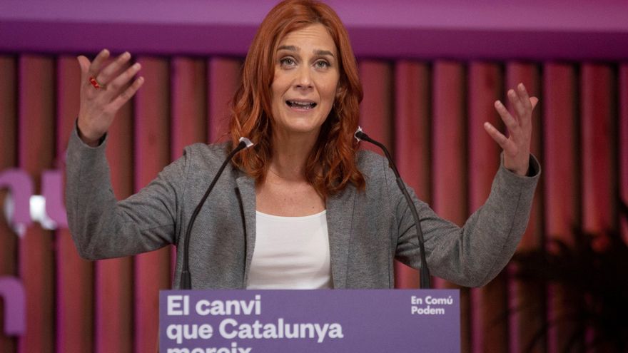 La cabeza de cartel de En Comú Podem en las elecciones catalanas del 14F, Jéssica Albiach (en la imagen), interviene este domingo en Barcelona en un acto junto al número dos de su candidatura, Joan Carles Gallego, la candidata por Girona Rosa Lluch y la alcaldesa de Barcelona, Ada Colau. EFE/ Enric Fontcuberta.
