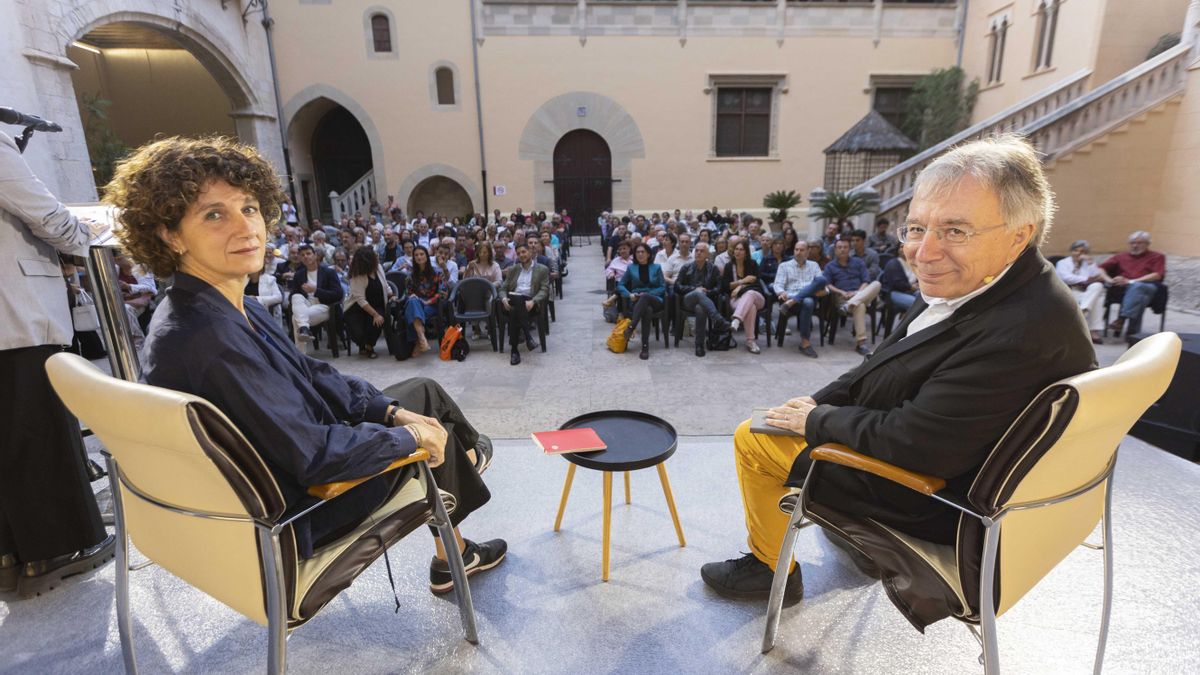 Marina Garcés y Antonio Monegal, en el Palau Ducal de Gandia.