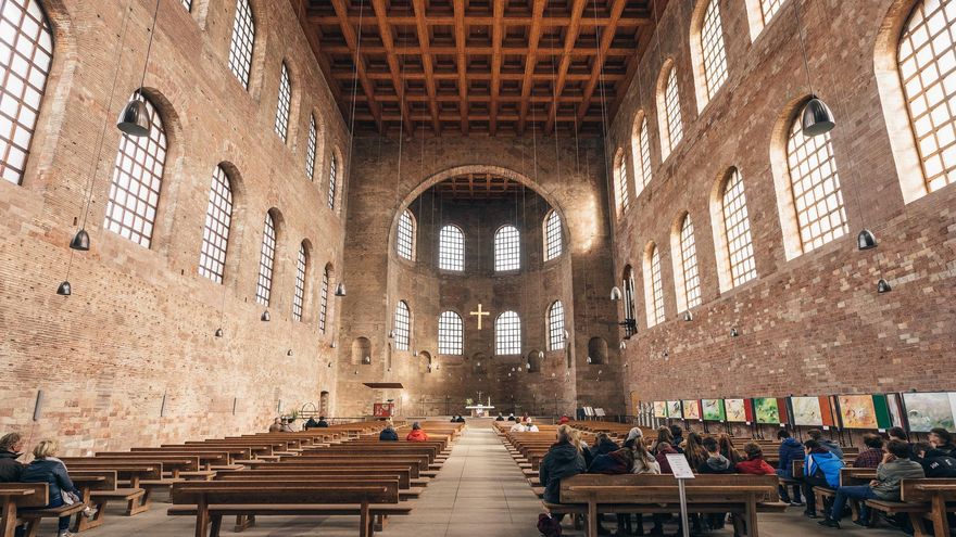 Interior de la Basílica de Constantino. Uno de los edificios romanos mejor conservados.
