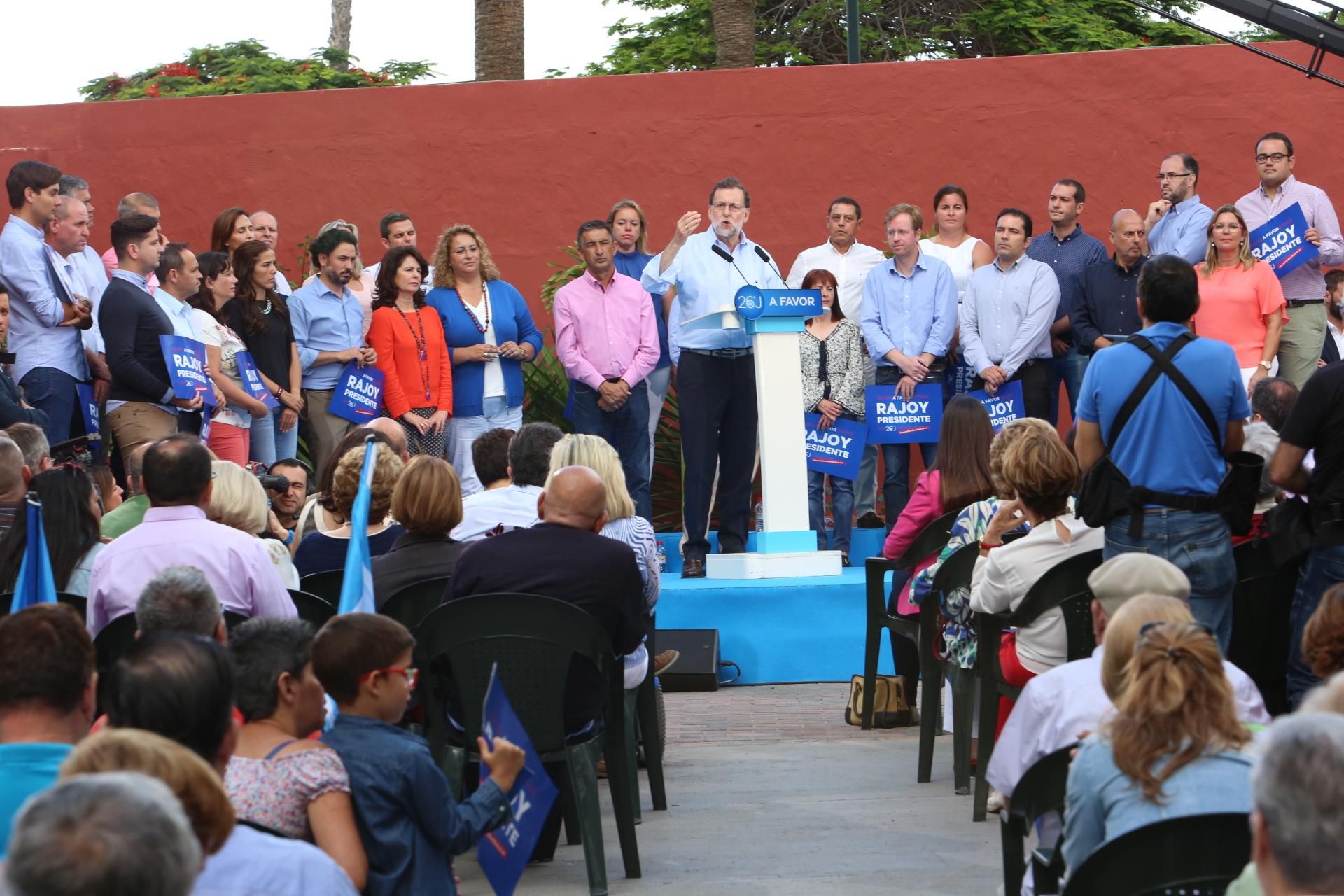 Mitin de Mariano Rajoy en Gran Canaria. (ALEJANDRO RAMOS)